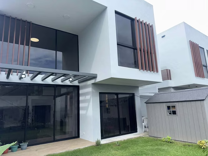 PRICE REDUCTION: 300sqm Home in Riverwalk Green City with Solar Panels