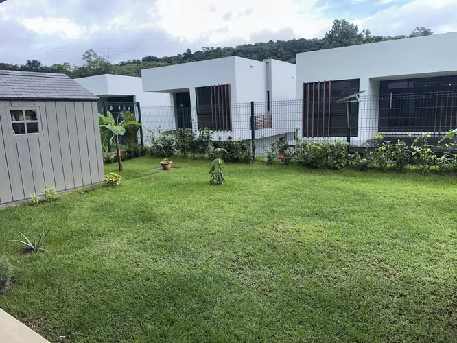 BAJON DE PRECIO Venta de Casa en Riverwalk Green City Paneles Solares 300m