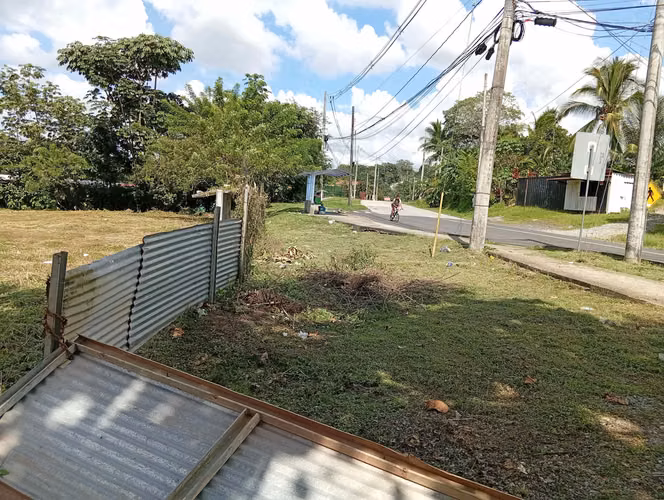 Vendo Terreno comercial en Plaza Villa Lobos