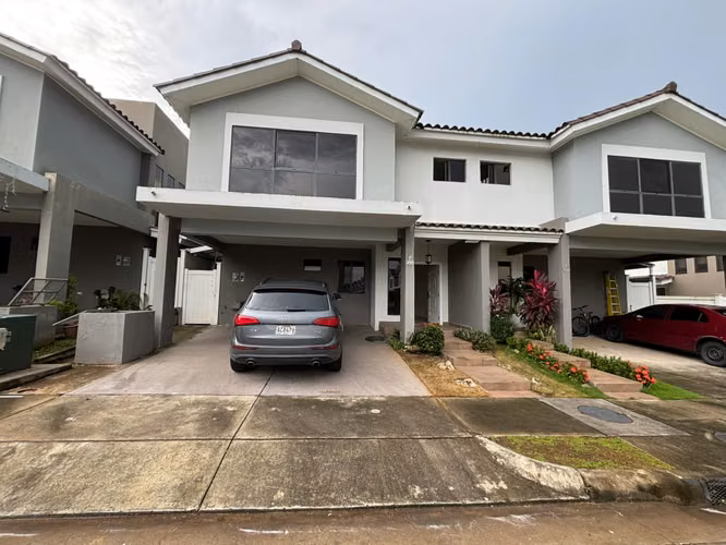Venta de Casa en Paseo del Norte PH Aventura.