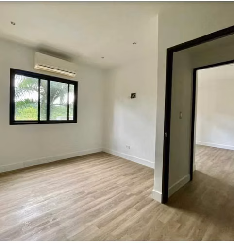 Venta de Apartamento en PH Embassy Village/ Oportunidad de Inversión
