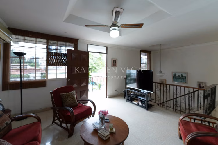 Casa Unifamiliar en Venta en El Carmen con seguridad