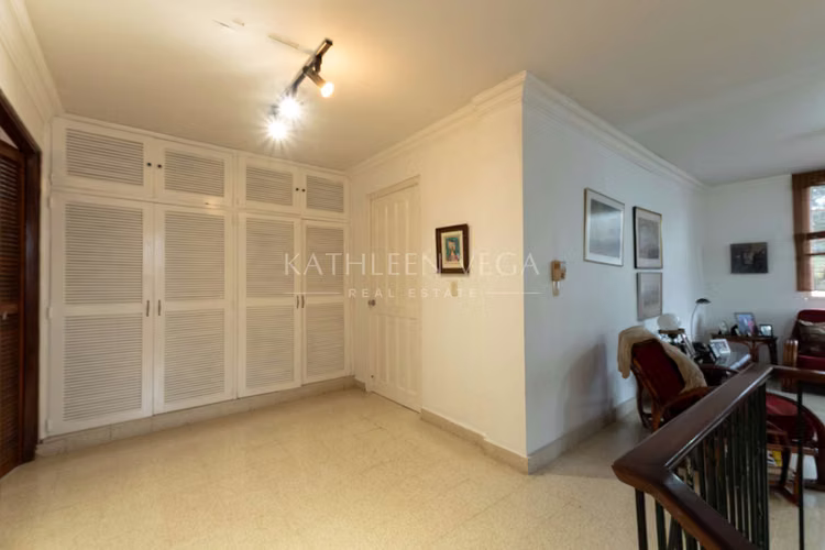 Casa Unifamiliar en Venta en El Carmen con seguridad