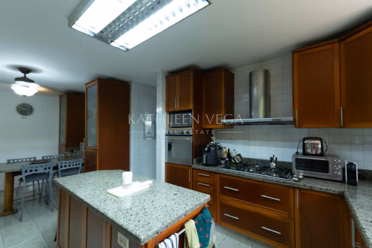 Casa Unifamiliar en Venta en El Carmen con seguridad