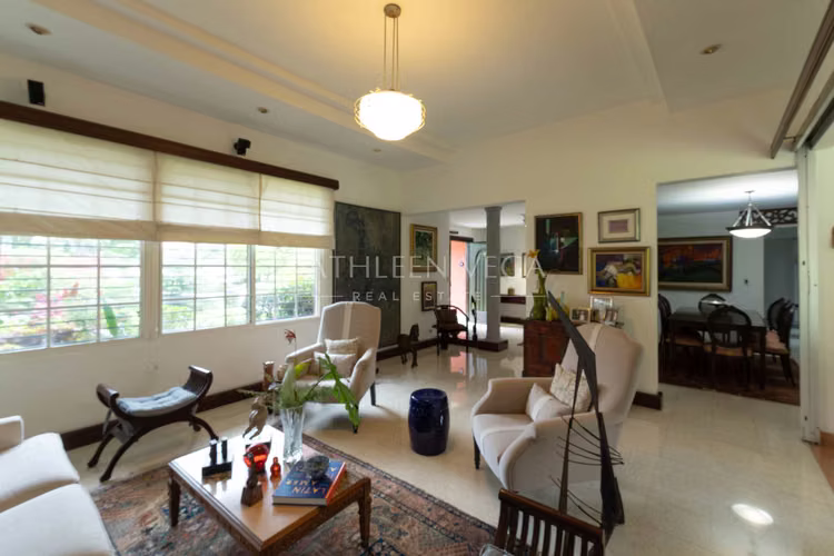 Casa Unifamiliar en Venta en El Carmen con seguridad