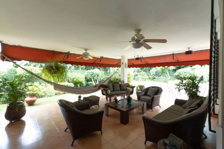Casa Unifamiliar en Venta en El Carmen con seguridad