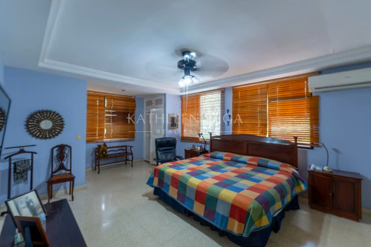 Casa Unifamiliar en Venta en El Carmen con seguridad