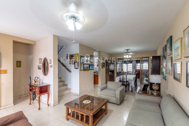 Casa Dúplex de 2 niveles en La Riviera, Altos de Panamá