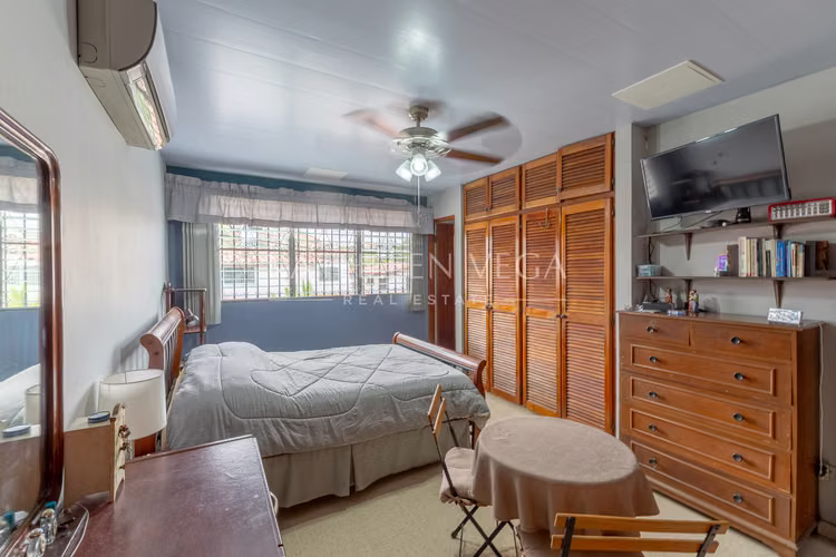 Casa Dúplex de 2 niveles en La Riviera, Altos de Panamá