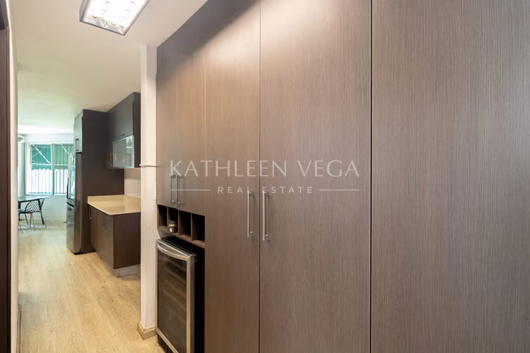 Casa en San Francisco | Casa Unifamiliar 2 Niveles en Venta en Villa Lilla