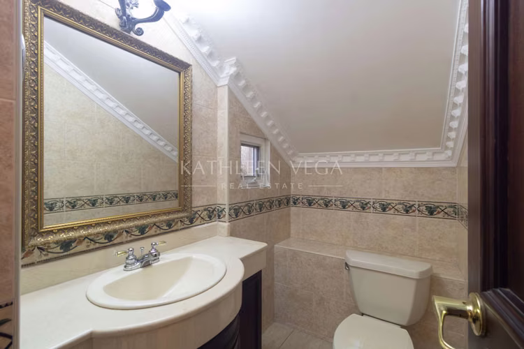 Casa Unifamiliar en Venta en Costa Dorada, Costa del Este