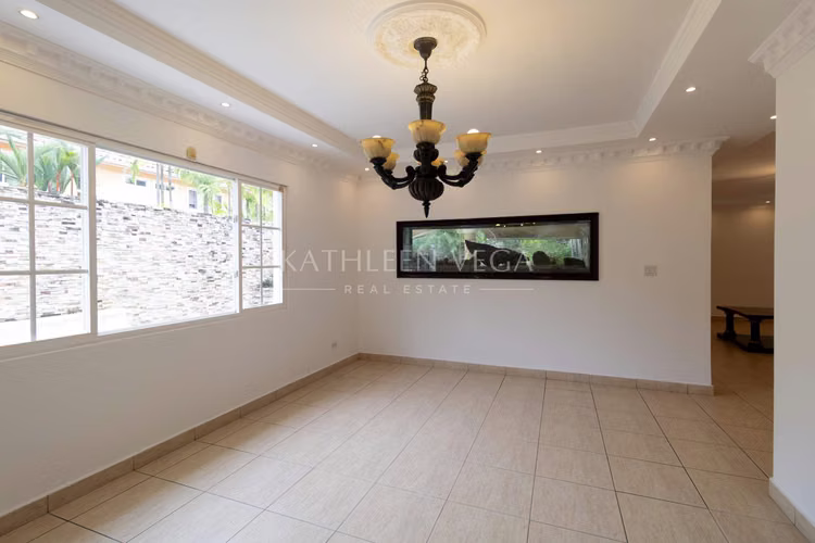 Casa Unifamiliar en Venta en Costa Dorada, Costa del Este