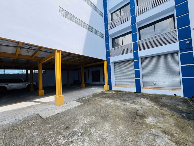 Venta de Ofibodega en Costa del Este