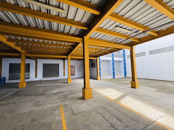 Venta de Ofibodega en Costa del Este