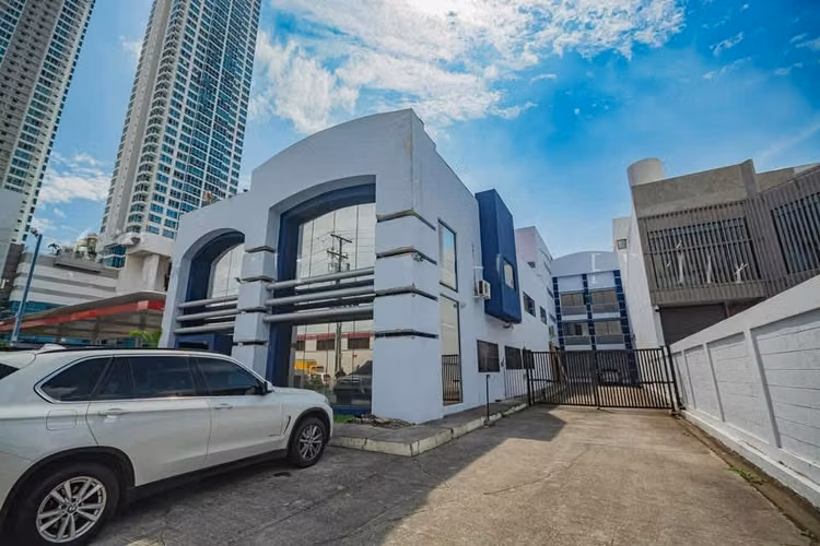 Venta de Ofibodega en Costa del Este