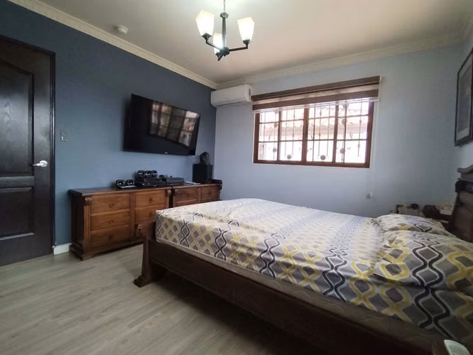 Venta de Casa 3 Niveles | 273 m² | Gimnasio + Bar | Mirador del Lago  - Las Cumbres - Imagen 9