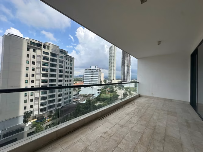 Banco Vende Apartamento en PH Albatross - Santa María (un) - Imagen 2