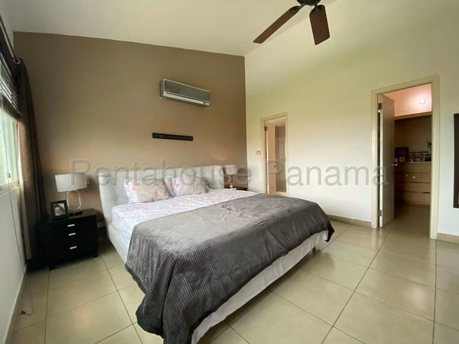 Venta de Casa en Altos de Panama Horizonte Mts2: 350 PD