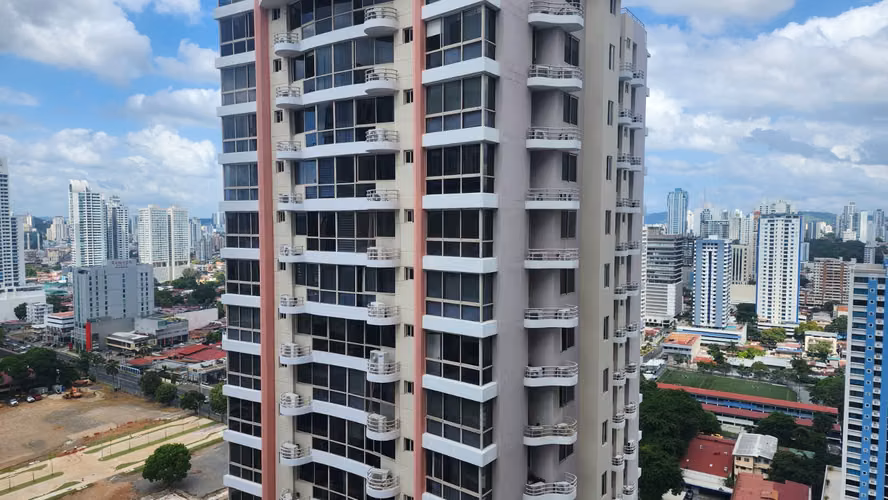 Venta Apartamento 2Rec Amoblado | 94m² | Vista Ciudad + Depósito  $ 177.000