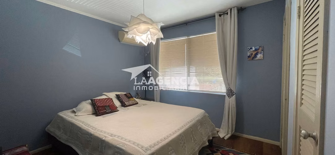 Clayton, Venta de Casa Duplex remodelada con terraza techada