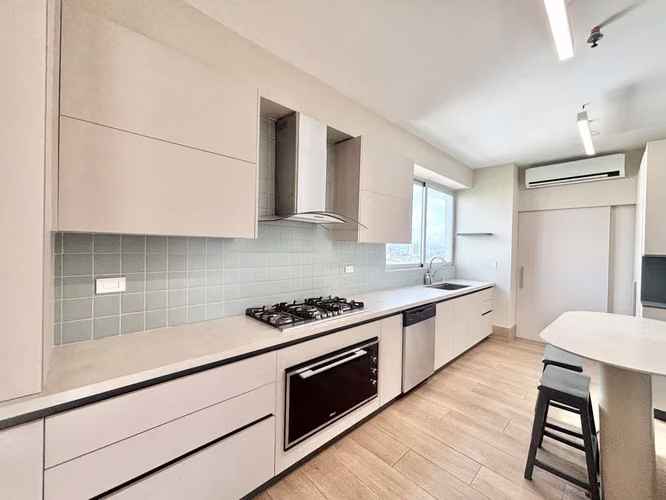 Park 1 • Vista directa al Parque Omar • 1 apartamento por piso en Altos del Golf