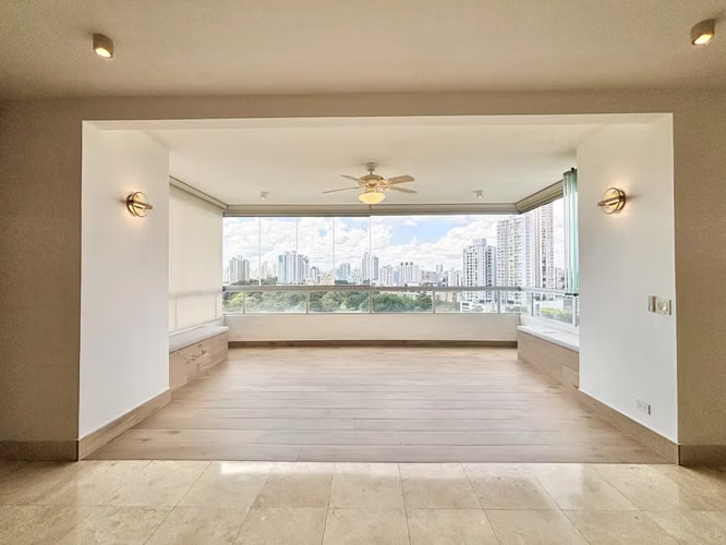 Park 1 • Vista directa al Parque Omar • 1 apartamento por piso en Altos del Golf
