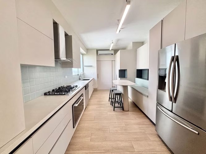 Park 1 • Vista directa al Parque Omar • 1 apartamento por piso en Altos del Golf