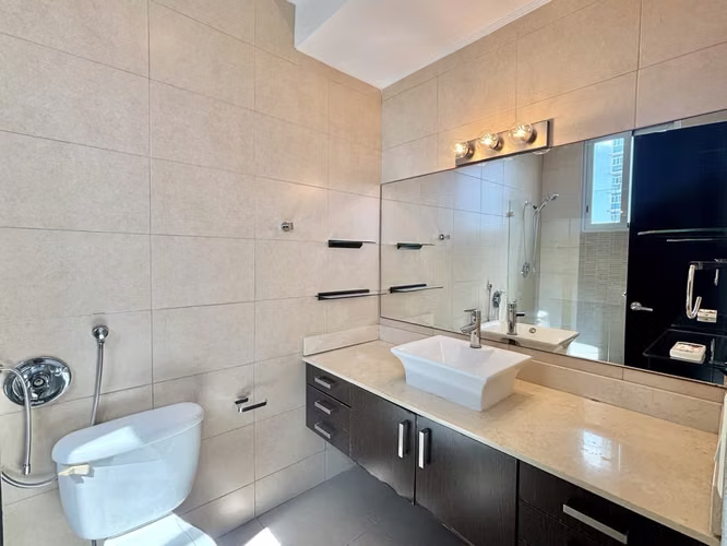 Park 1 • Vista directa al Parque Omar • 1 apartamento por piso en Altos del Golf