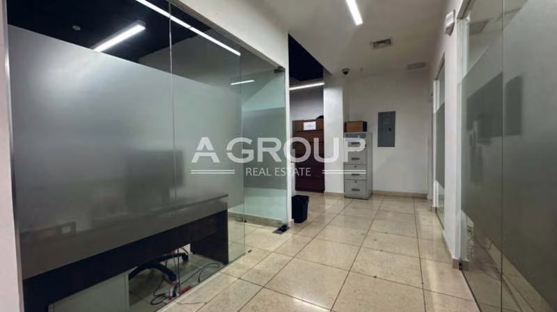 Royal Blue Plaza - Se Alquila Exclusiva Oficina