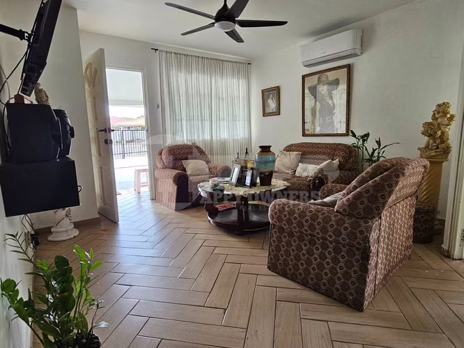 CASA EN VENTA O ALQUILER EN CHITRÉ, BRISAS DE GUAYACANES