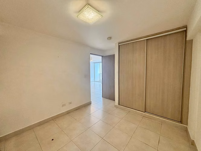 Se vende apartamento en El Mare, Edison Park