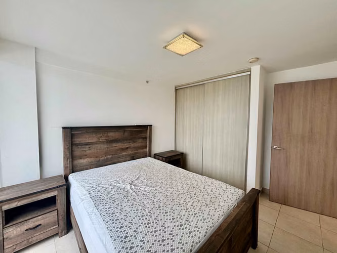 Se vende apartamento en El Mare, Edison Park
