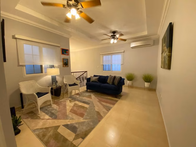 Melissa Foster Luxury Vende Casa Unifamiliar en PH Rainforest Village – MFR1827