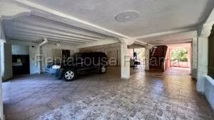 Venta de Casa con 429m2 en Albrook 26-4110SR