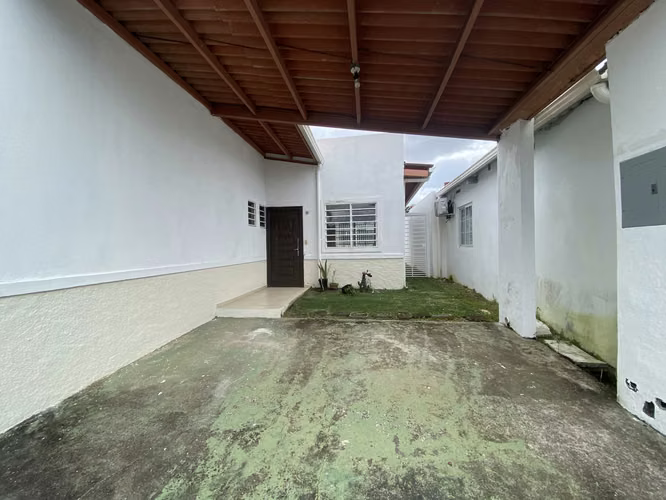 asa en Venta en Las Arboledas | 3 Recámaras, Patio Amplio y Clúster Cerrado - Imagen 4