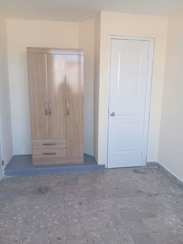 ALQUILO APARTAMENTO UBICADO EN EL TERCER PISO - Imagen 3