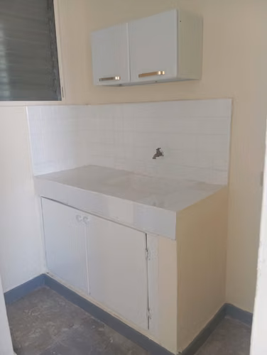 ALQUILO APARTAMENTO UBICADO EN EL TERCER PISO - Imagen 4
