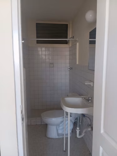 ALQUILO APARTAMENTO UBICADO EN EL TERCER PISO - Imagen 7
