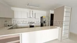 Venta de Apartamento con 226m2 en Costa del Este PH Costa Bianca 26-2909SR