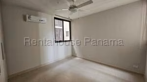 Venta de Apartamento con 226m2 en Costa del Este PH Costa Bianca 26-2909SR