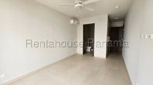 Venta de Apartamento con 226m2 en Costa del Este PH Costa Bianca 26-2909SR