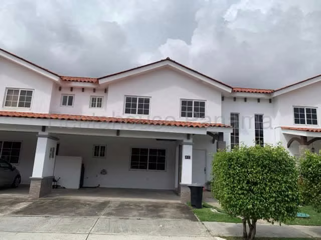 Casa duplex en alquiler PH Quintas de Versalles JG