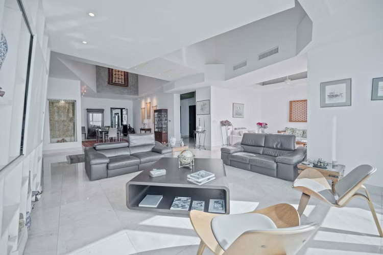 SE VENDE BELLO APARTAMENTO EN PRIMERA LÍNEA DE COSTA DEL ESTE