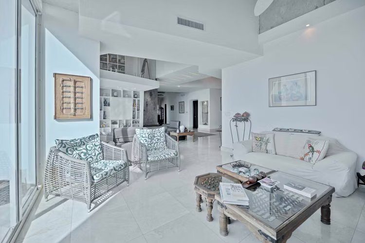 SE VENDE BELLO APARTAMENTO EN PRIMERA LÍNEA DE COSTA DEL ESTE