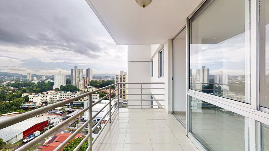 Venta de céntrico apartamento con vista a la ciudad en Sky Level – Hato Pintado