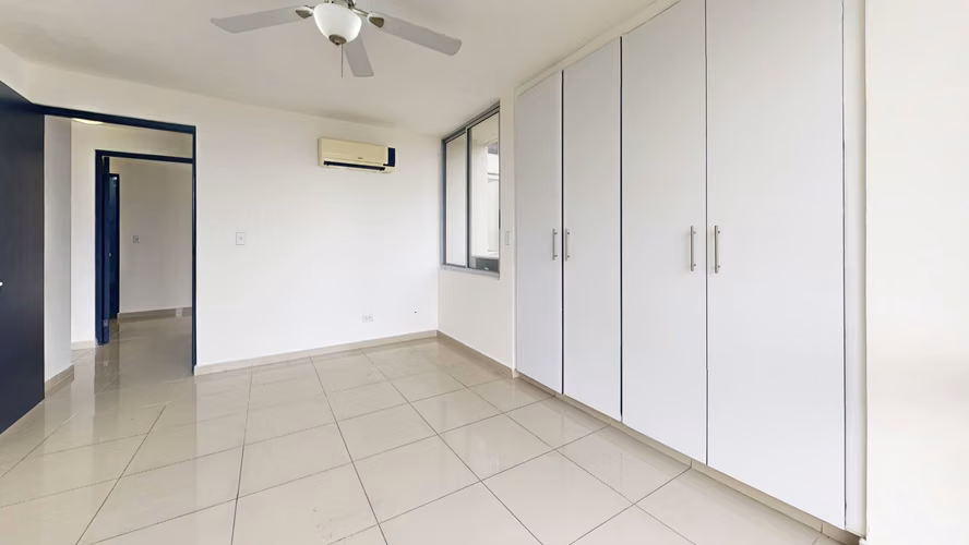 Venta de céntrico apartamento con vista a la ciudad en Sky Level – Hato Pintado