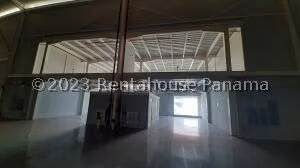 Venta de Galera  con 370m2 en Zona Franca  PanaPark 26-2153SR