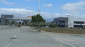Venta de Galera  con 370m2 en Zona Franca  PanaPark 26-2153SR
