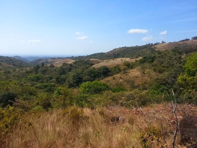 Terreno titulado de 22,200 mts2, plano para barrio