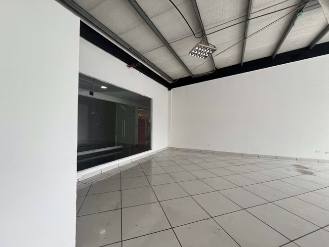 Local Comercial en Alquiler – Plaza Altos de Panamá